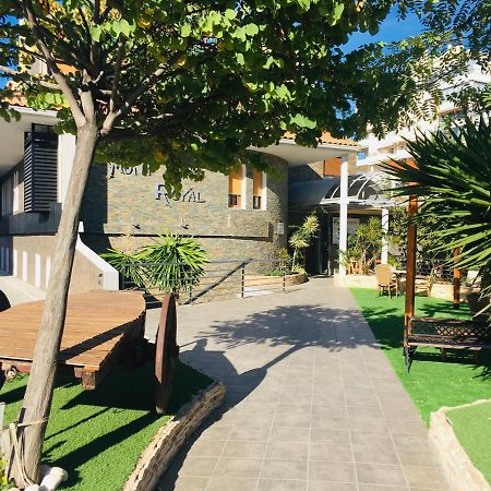 Hostal Mont Royal Alicante Bagian luar foto