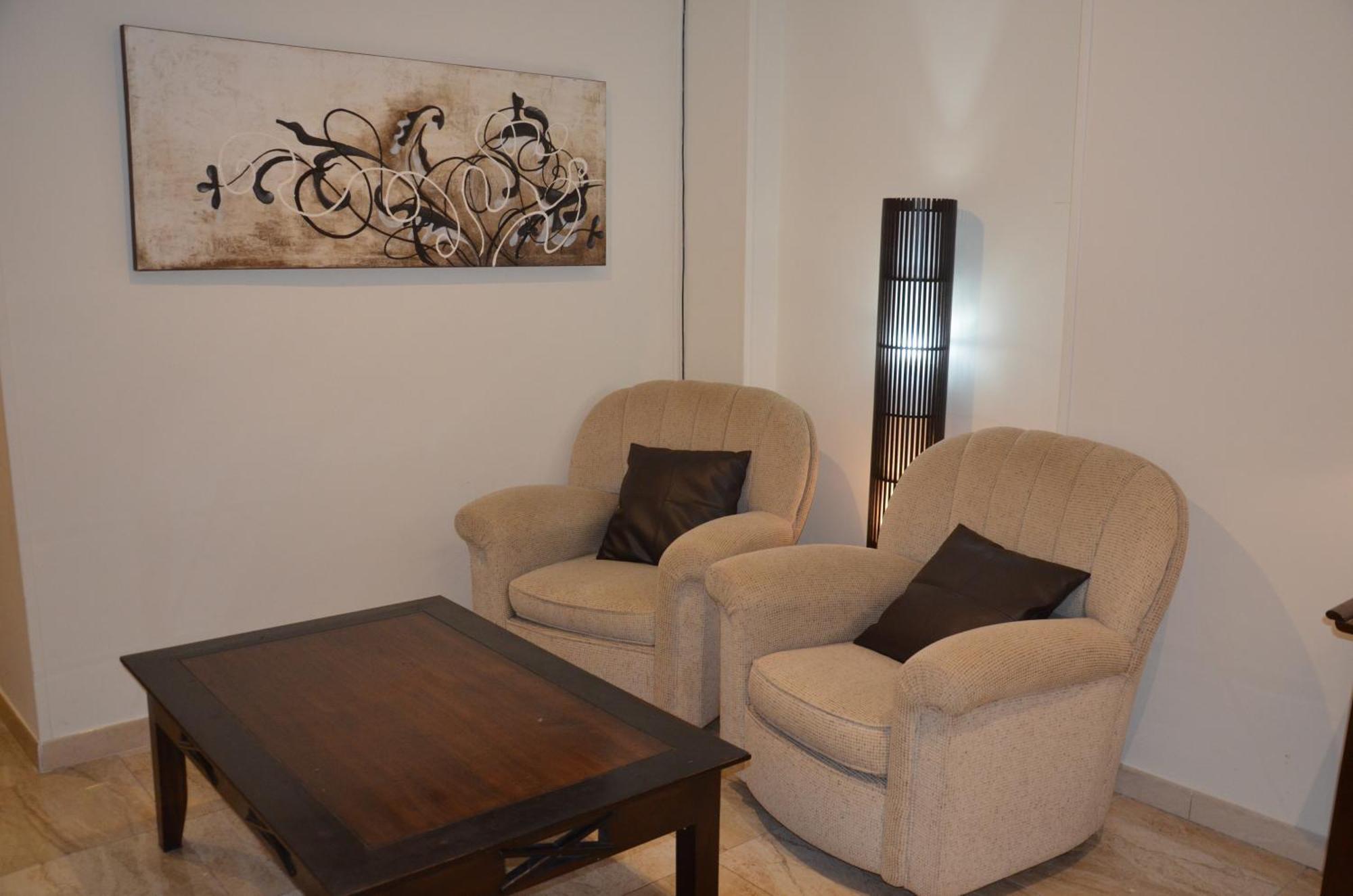 Hostal Mont Royal Alicante Bagian luar foto