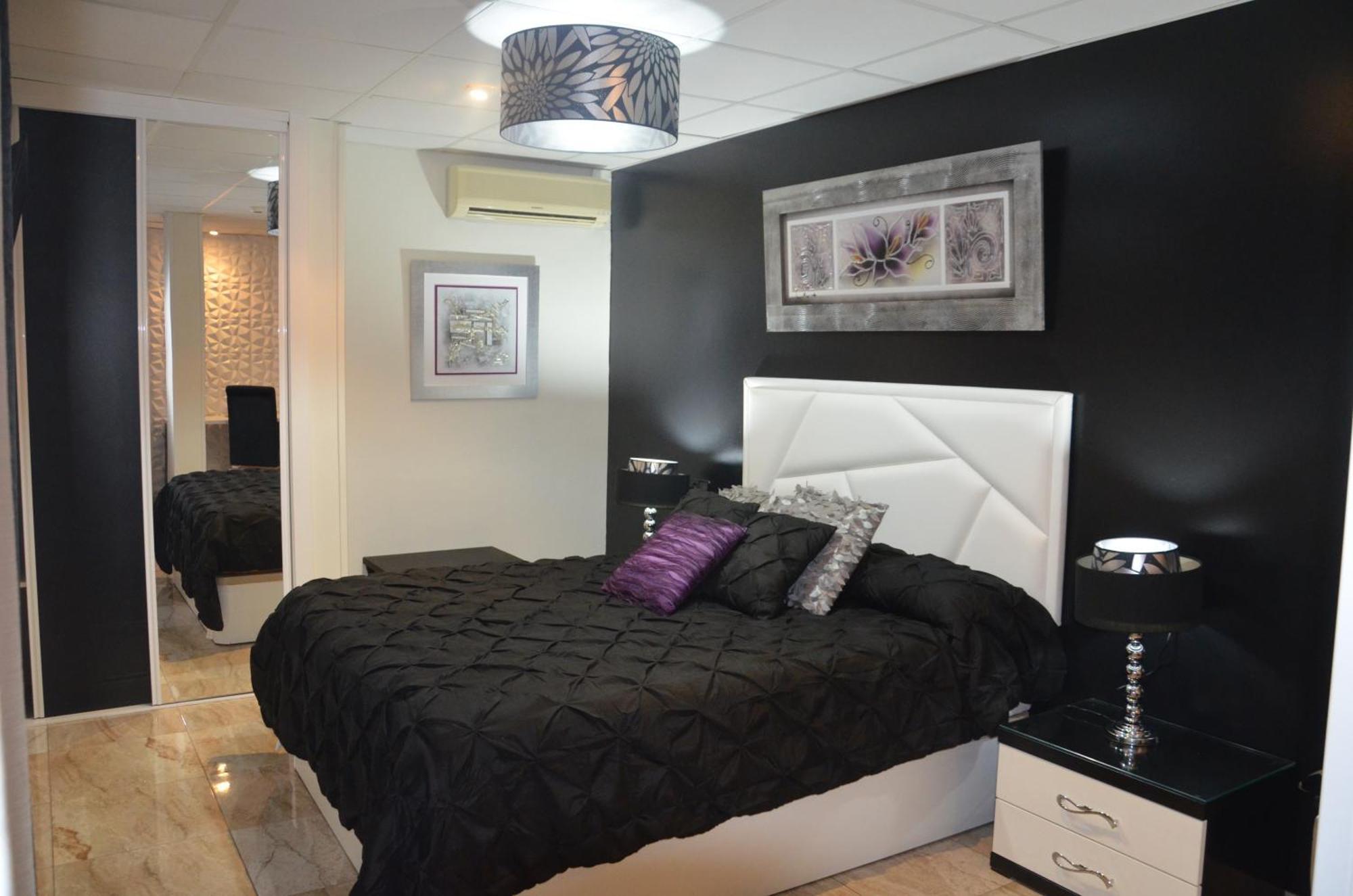 Hostal Mont Royal Alicante Bagian luar foto