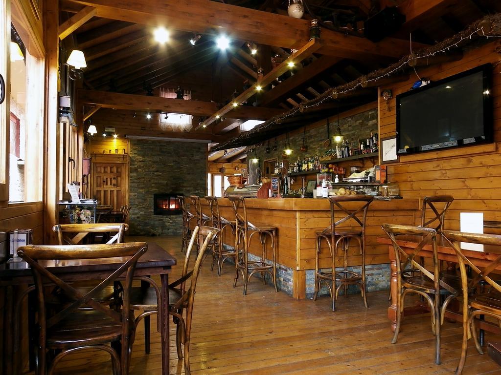 Hostal Mont Royal Alicante Bagian luar foto