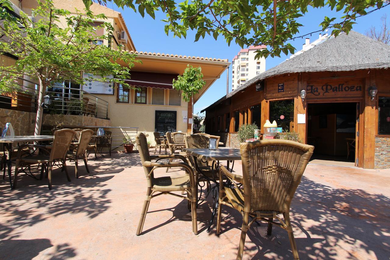 Hostal Mont Royal Alicante Bagian luar foto