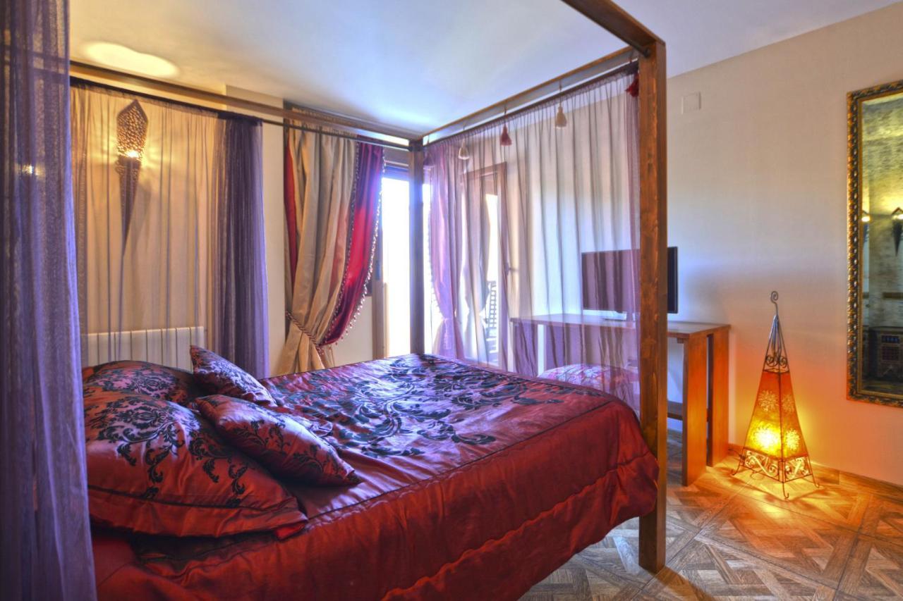 Hostal Mont Royal Alicante Bagian luar foto