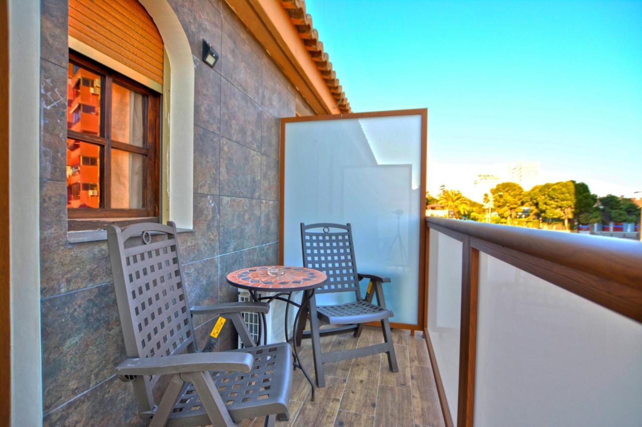 Hostal Mont Royal Alicante Bagian luar foto
