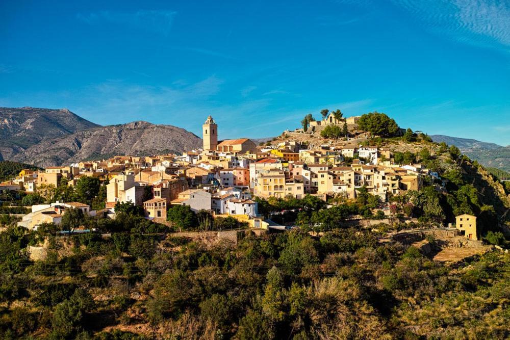 Hostal Mont Royal Alicante Bagian luar foto