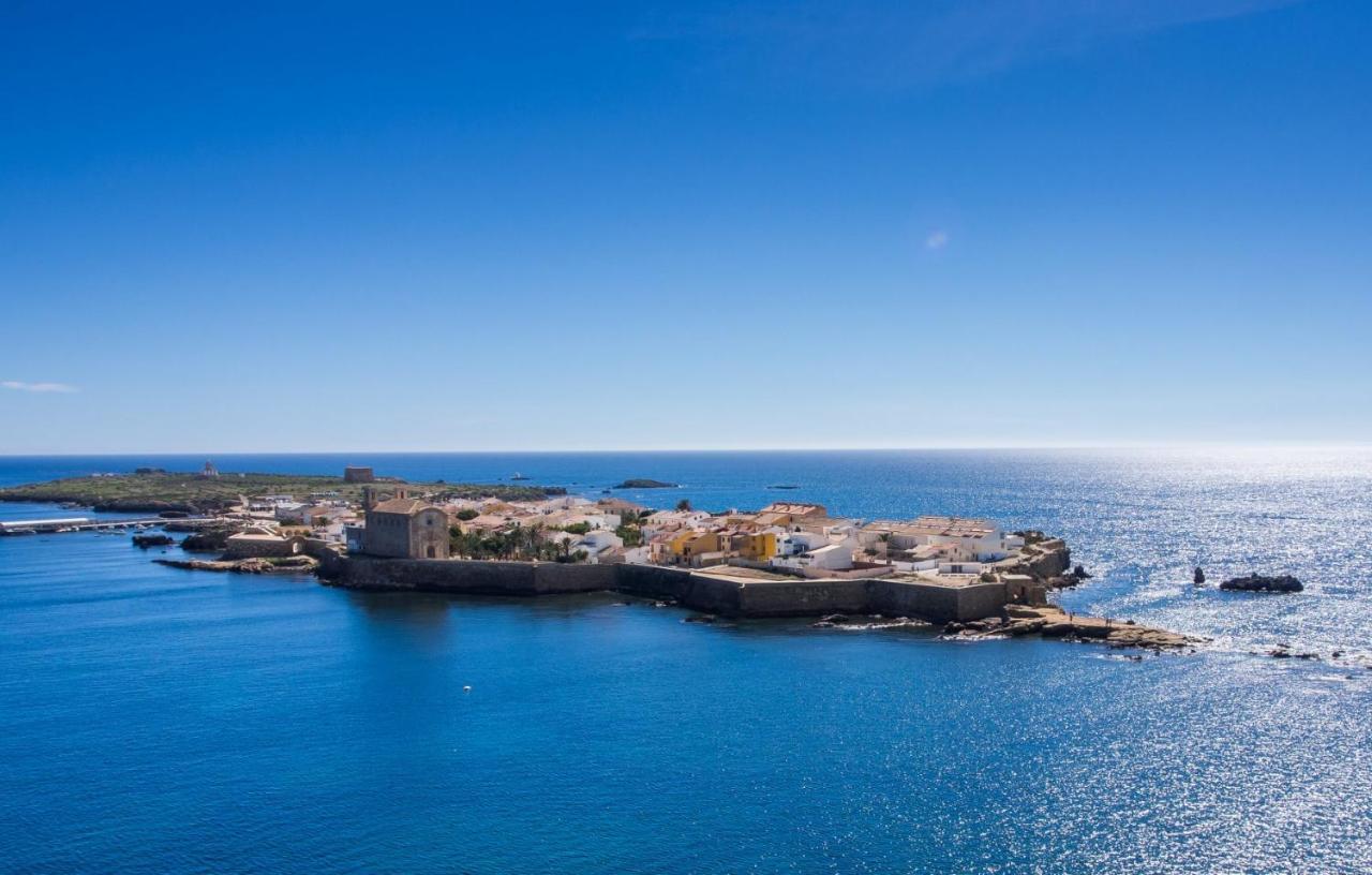 Hostal Mont Royal Alicante Bagian luar foto